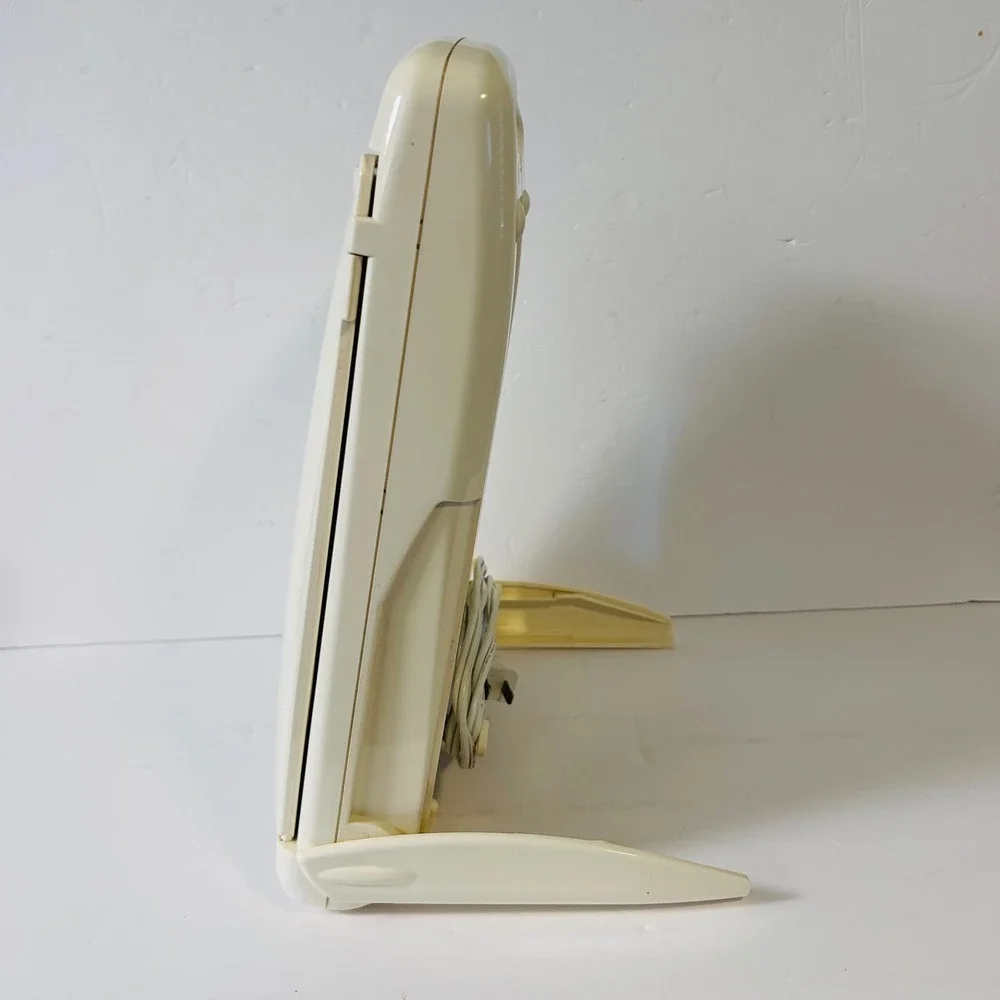 Remington Lighted Tri-Fold Makeup Mirror Vintage Vanity 4 Light Settings